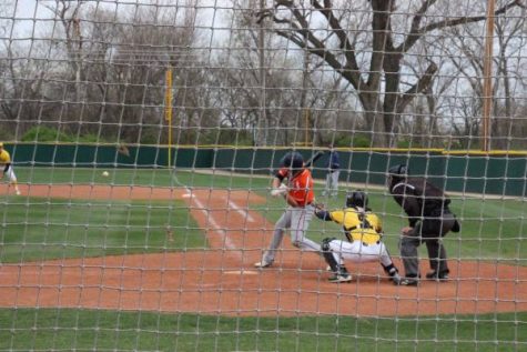 Olathe East batter hits a grand slam in game 1 of the doubleheader